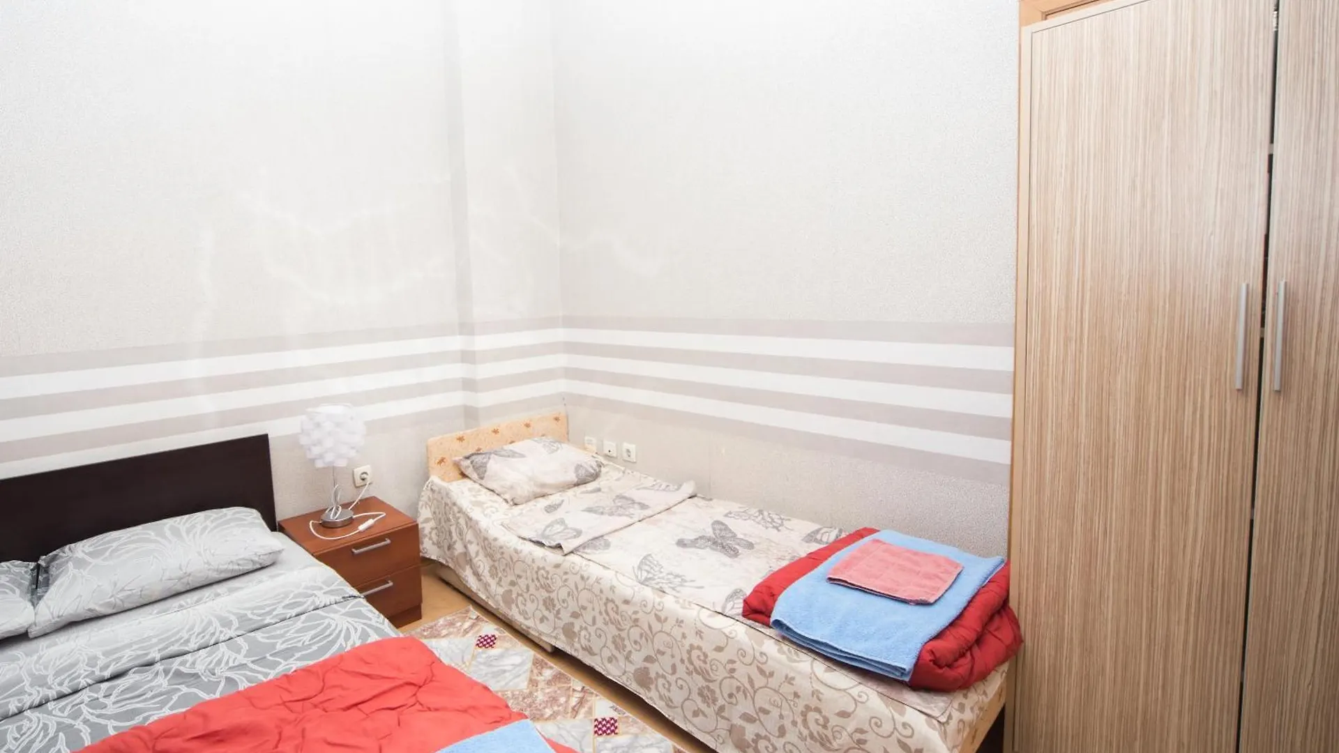 Downtown - 2 Separate Rooms - Relax - Up To 6 Guests Max Burgas Apartment